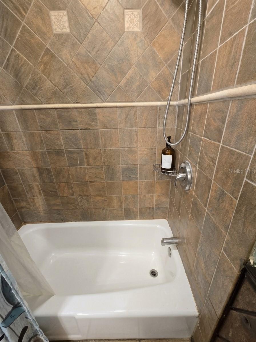Single Family Residence at 35245 DAMIEN RD, LEESBURG, photo 20 of 30