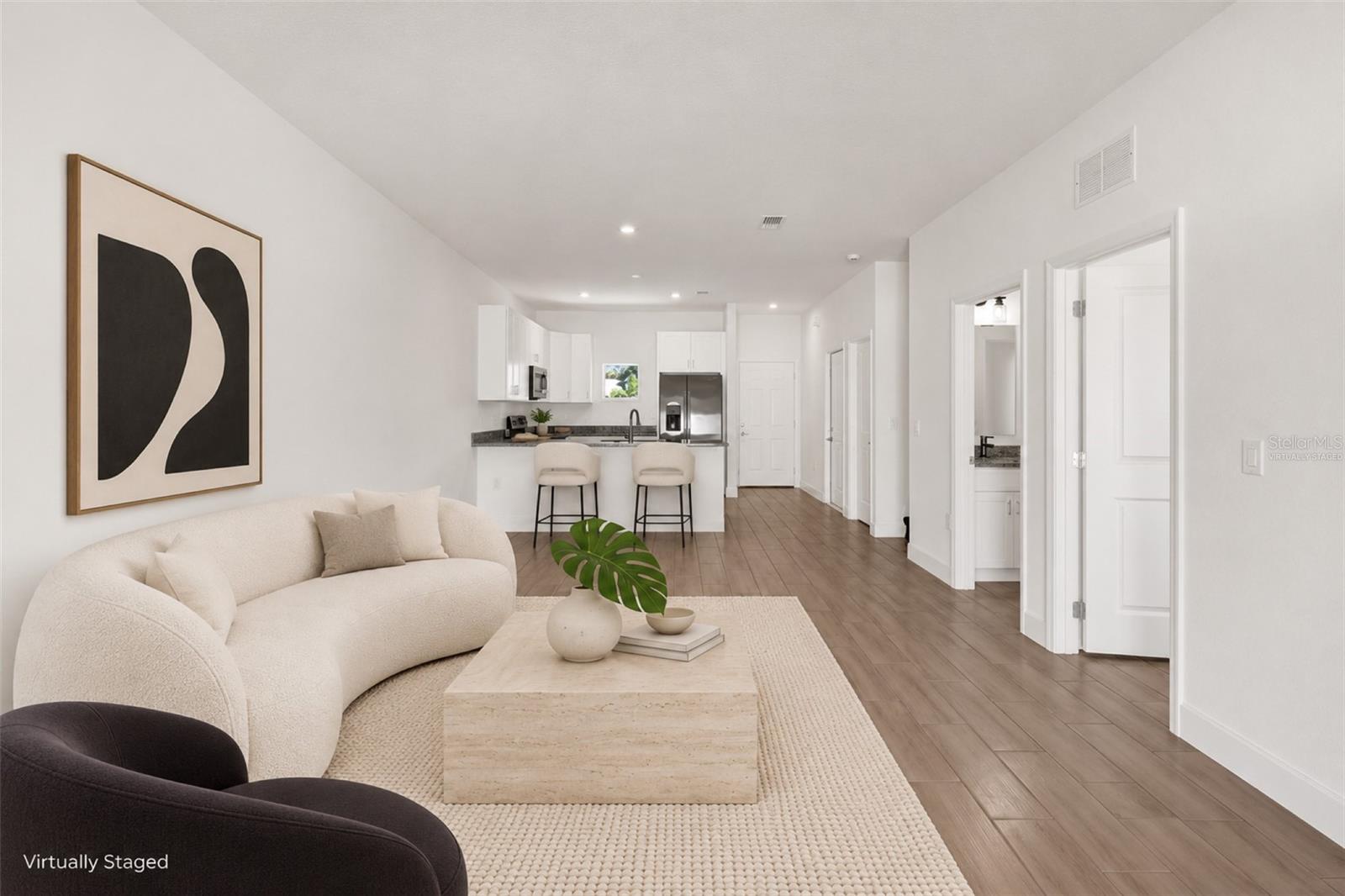 Virtually Staged - 452 LAKE SHORE PKWY, DAVENPORT