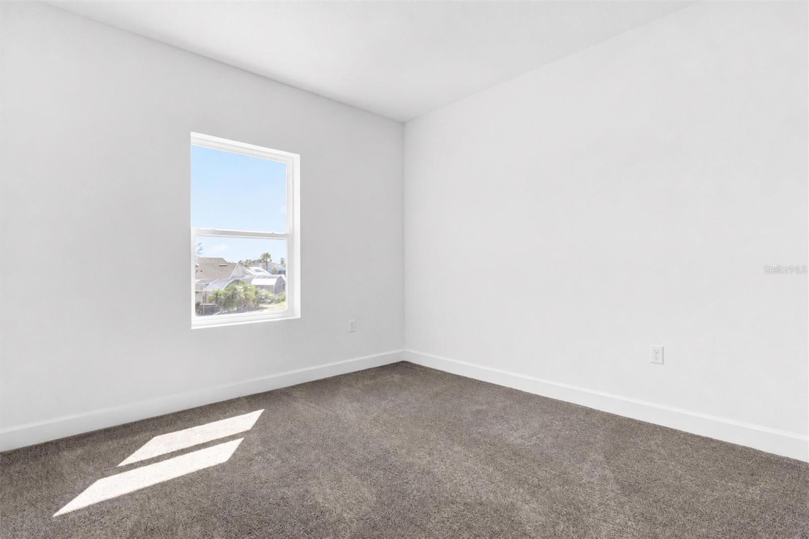Townhouse at 452 LAKE SHORE PKWY, DAVENPORT, photo 15 of 34