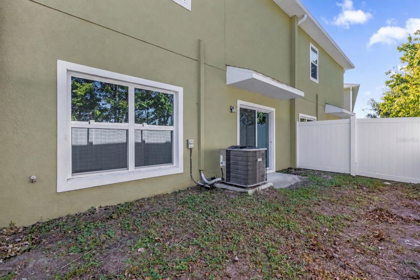 Townhouse at 452 LAKE SHORE PKWY, DAVENPORT, photo 19 of 34