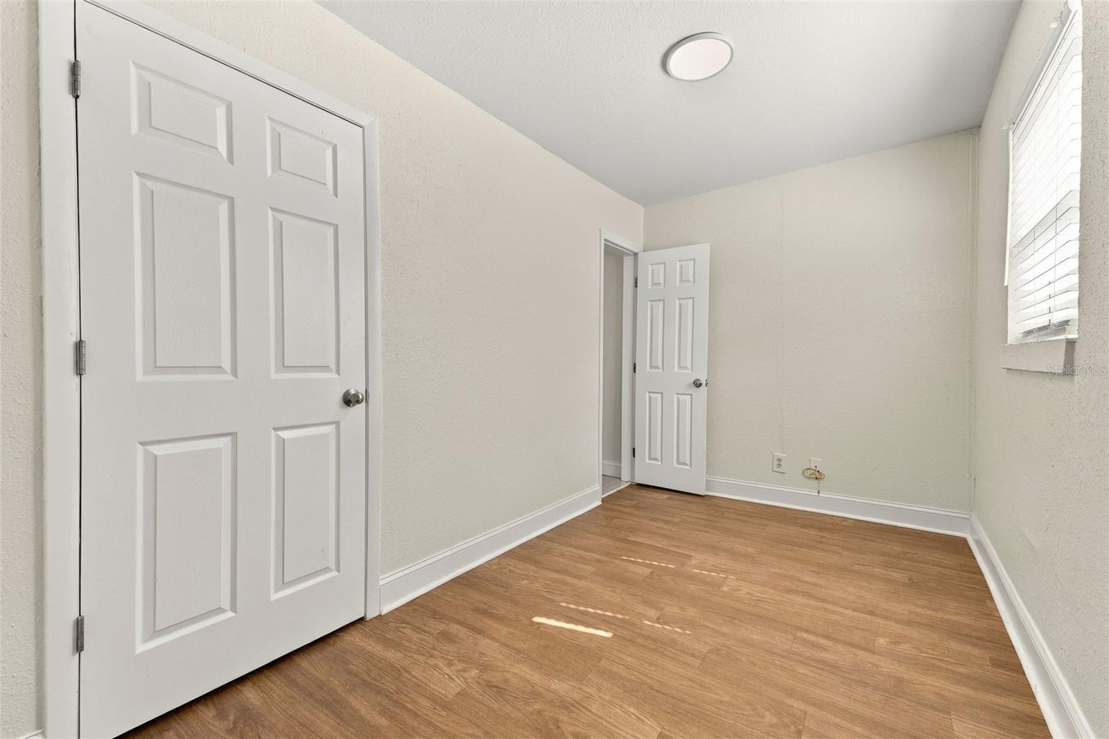 Room 5 - 2005 E NORTH BAY ST, TAMPA