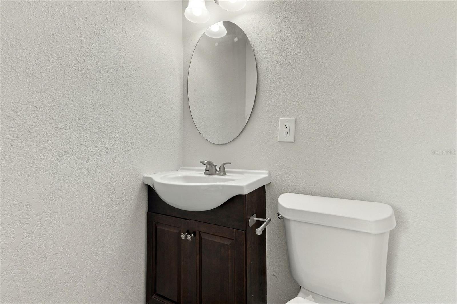 Half bath - 2005 E NORTH BAY ST, TAMPA