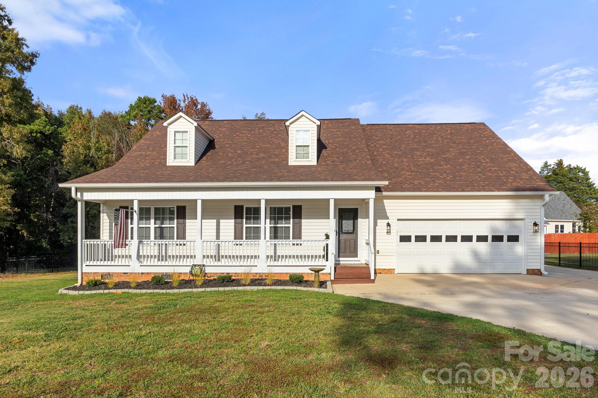 Single Family Residence at 862 Tirzah Road, York, photo 2 of 47