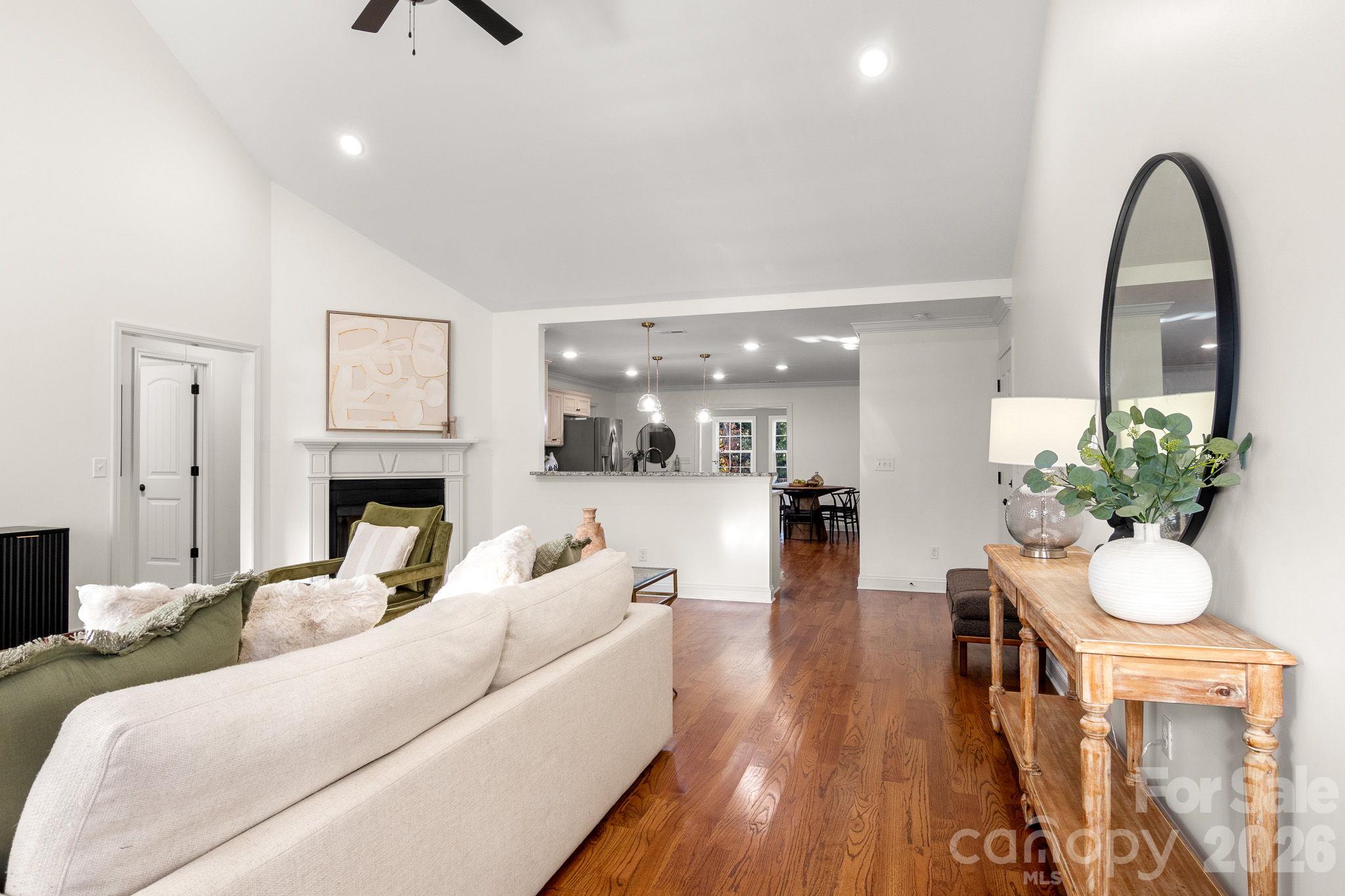 Single Family Residence at 862 Tirzah Road, York, photo 9 of 47