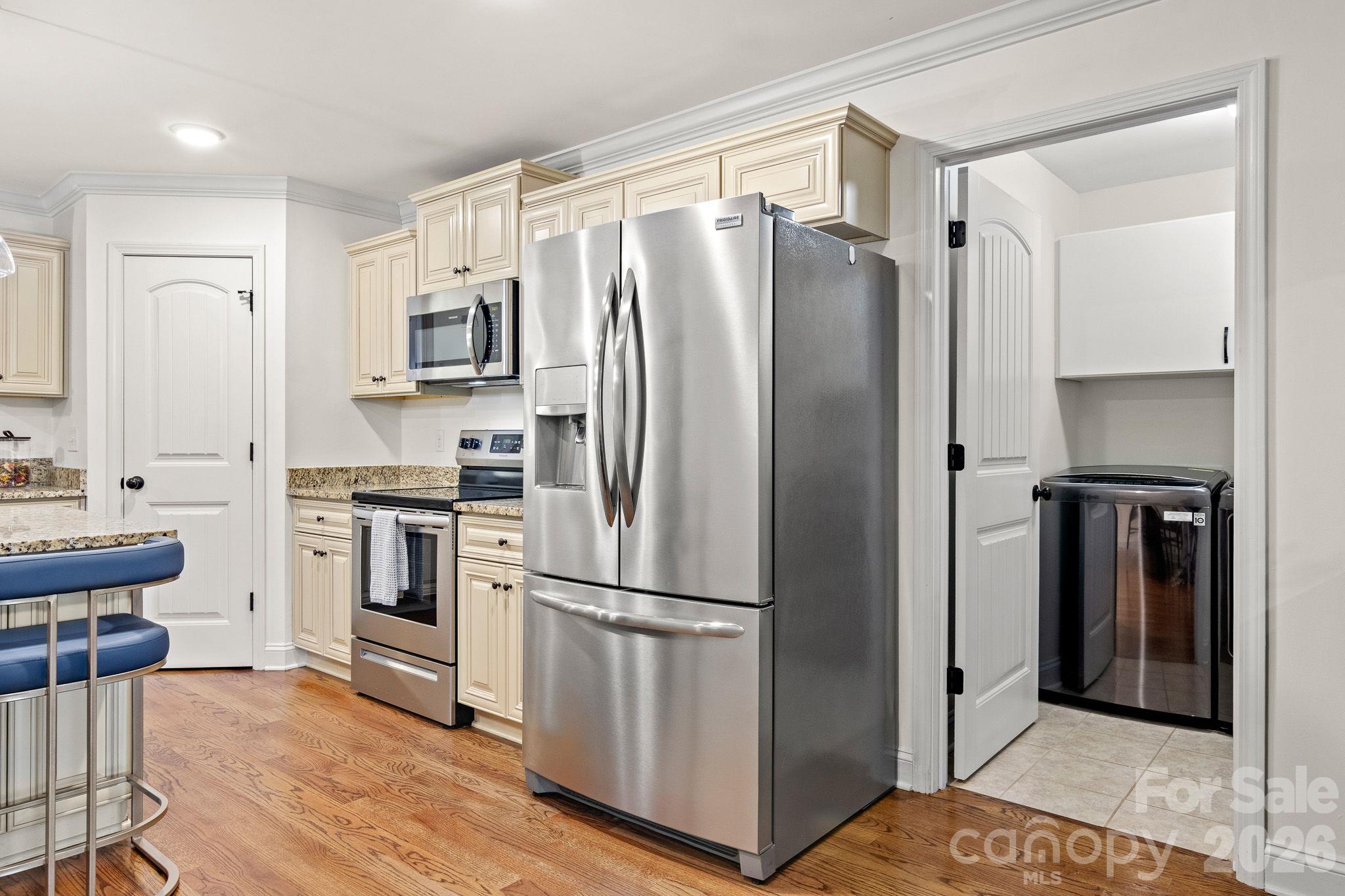 Single Family Residence at 862 Tirzah Road, York, photo 14 of 47