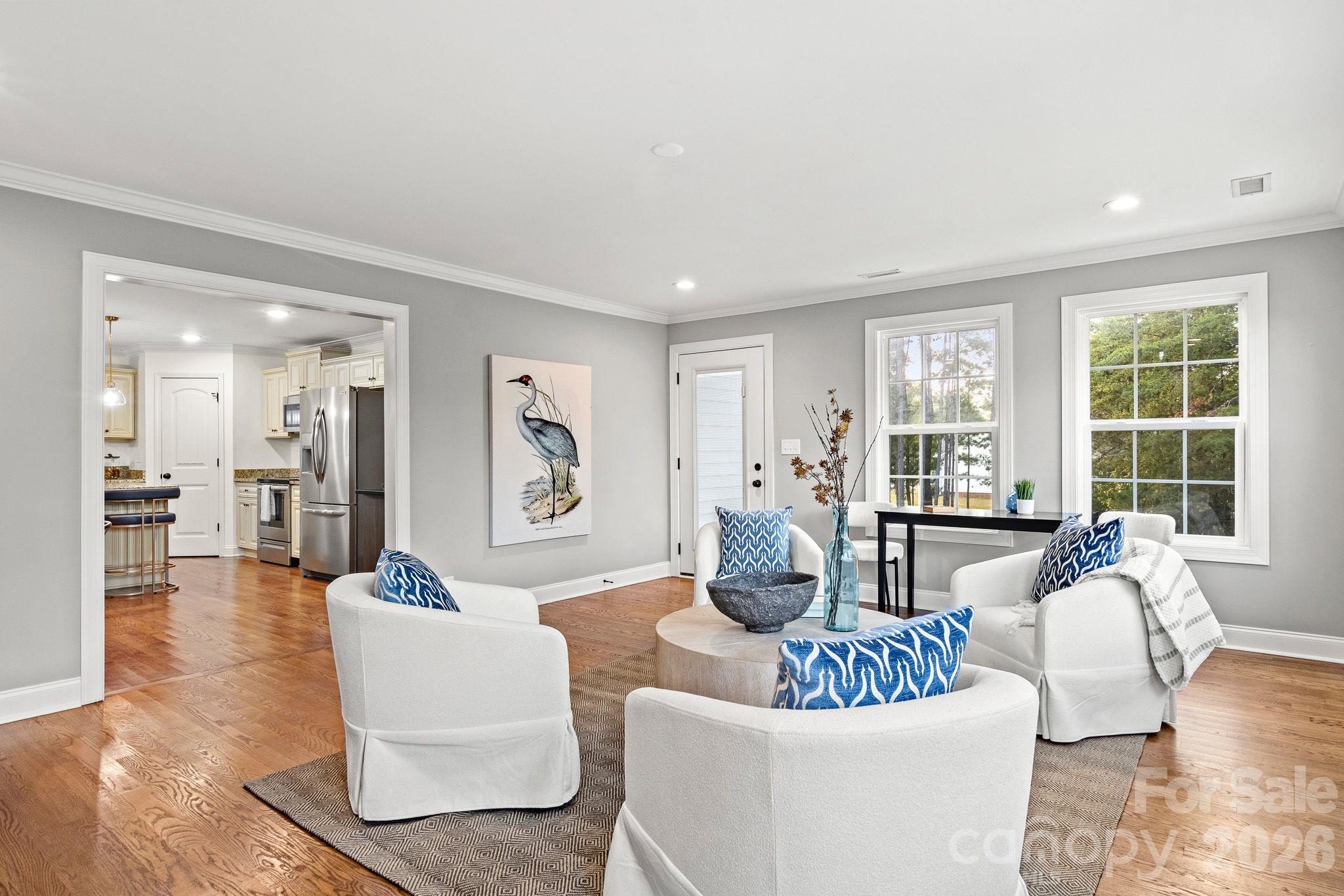 Tons of natural light! - 862 Tirzah Road, York