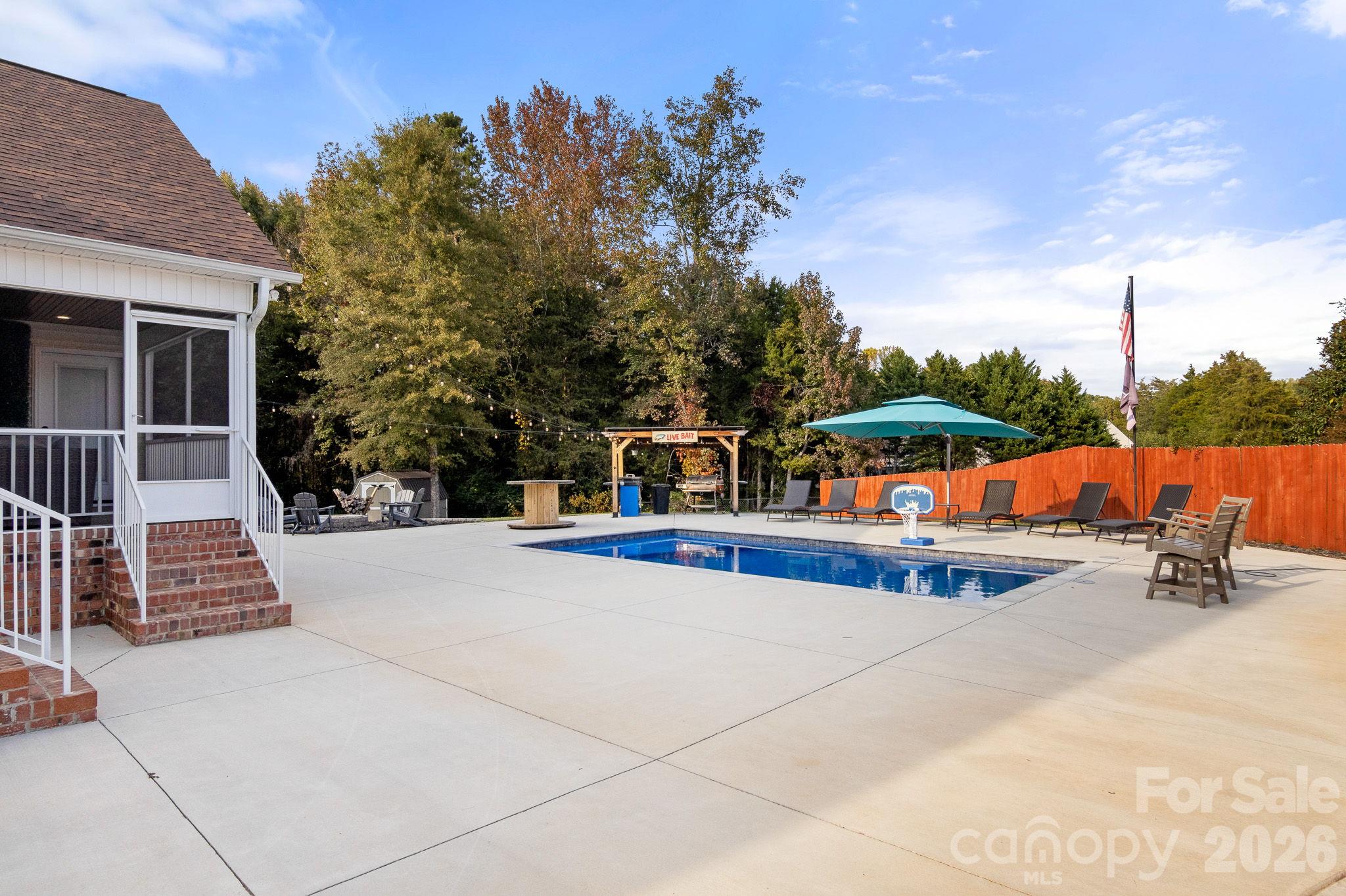 Single Family Residence at 862 Tirzah Road, York, photo 37 of 47