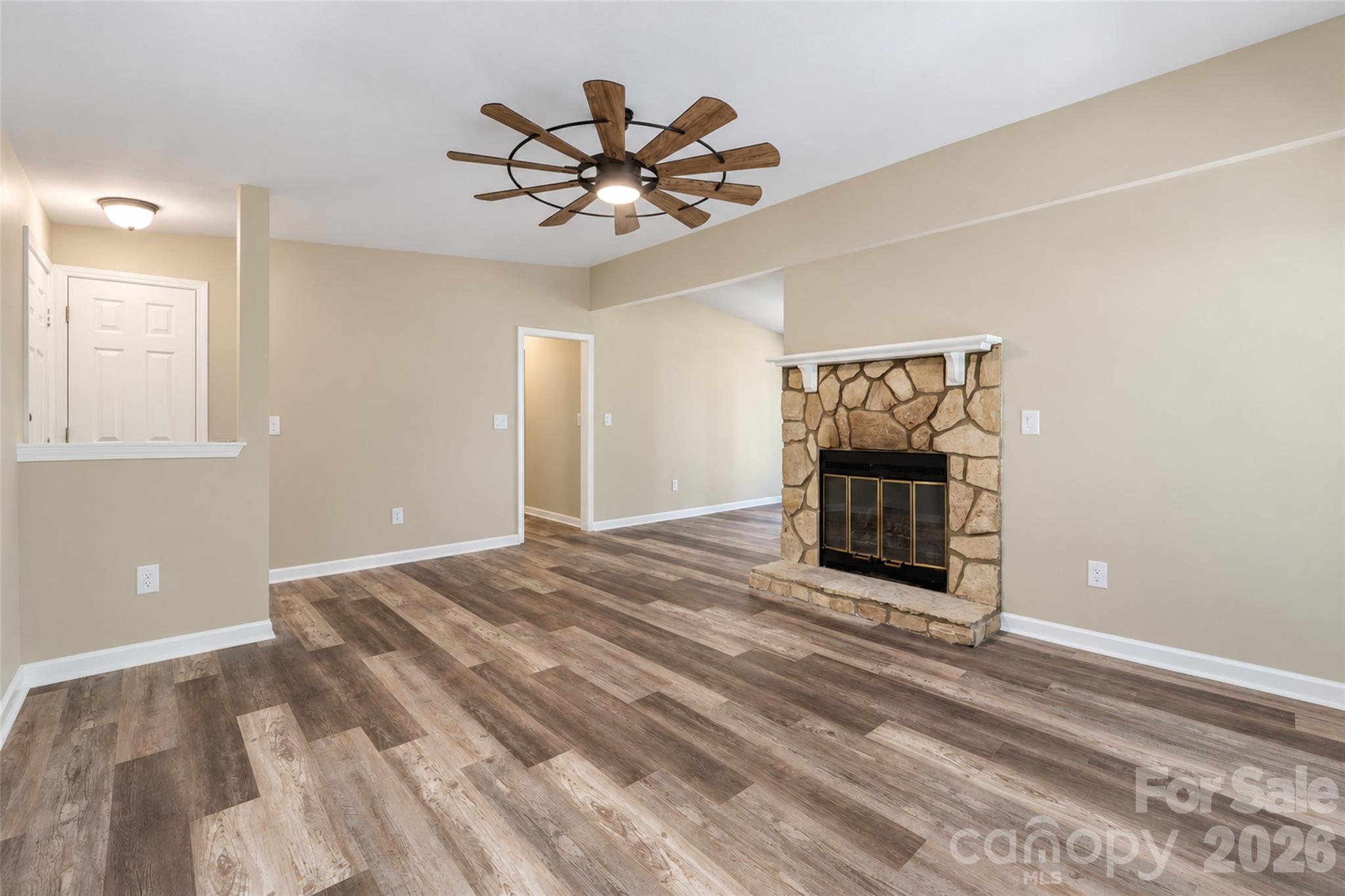 Single Family Residence at 114 Lauren Court, Gastonia, photo 4 of 32