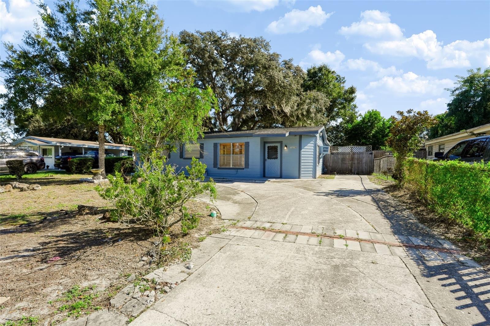 Single Family Residence at 10209 N LOLA ST, TAMPA, photo 4 of 52