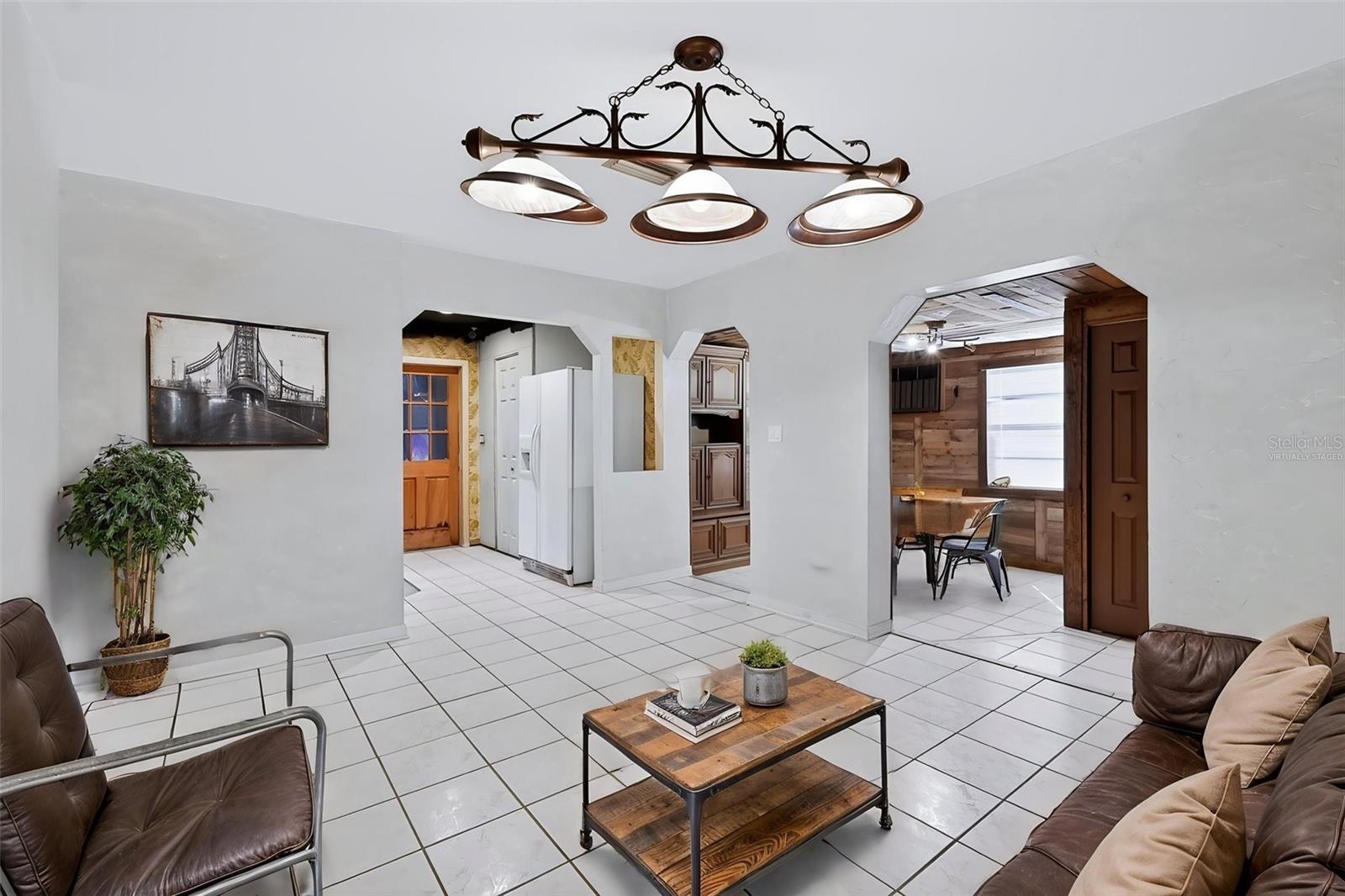 Virtually Staged - 10209 N LOLA ST, TAMPA