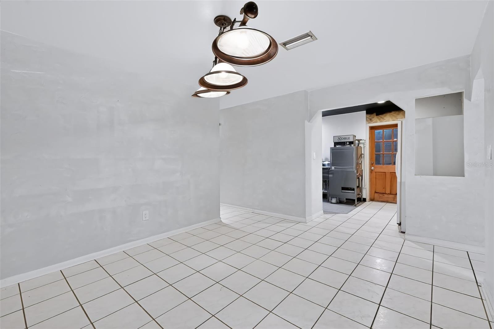 Single Family Residence at 10209 N LOLA ST, TAMPA, photo 10 of 52