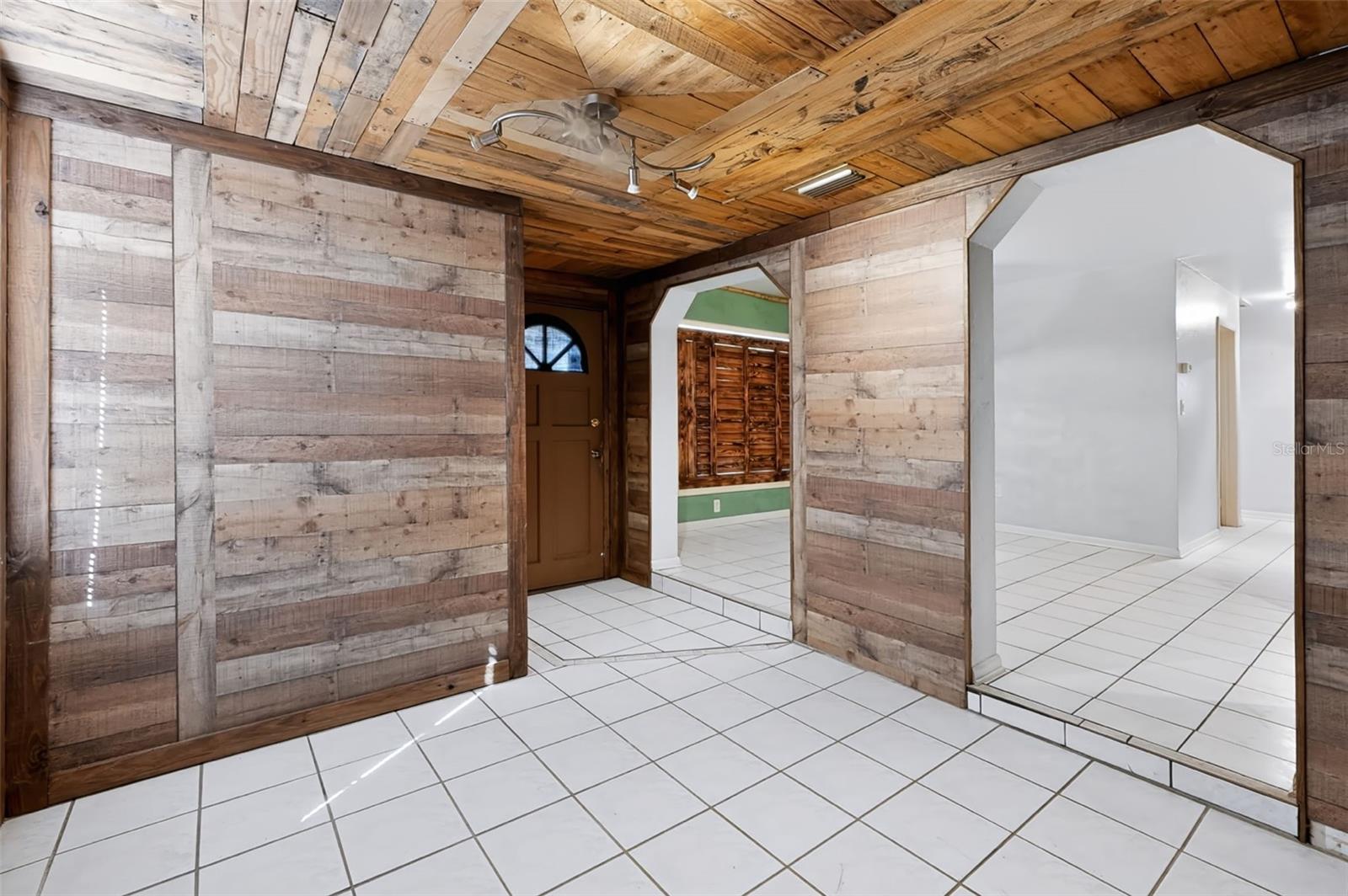 Single Family Residence at 10209 N LOLA ST, TAMPA, photo 13 of 52
