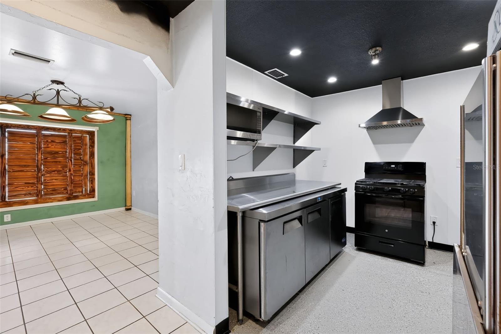 Single Family Residence at 10209 N LOLA ST, TAMPA, photo 18 of 52
