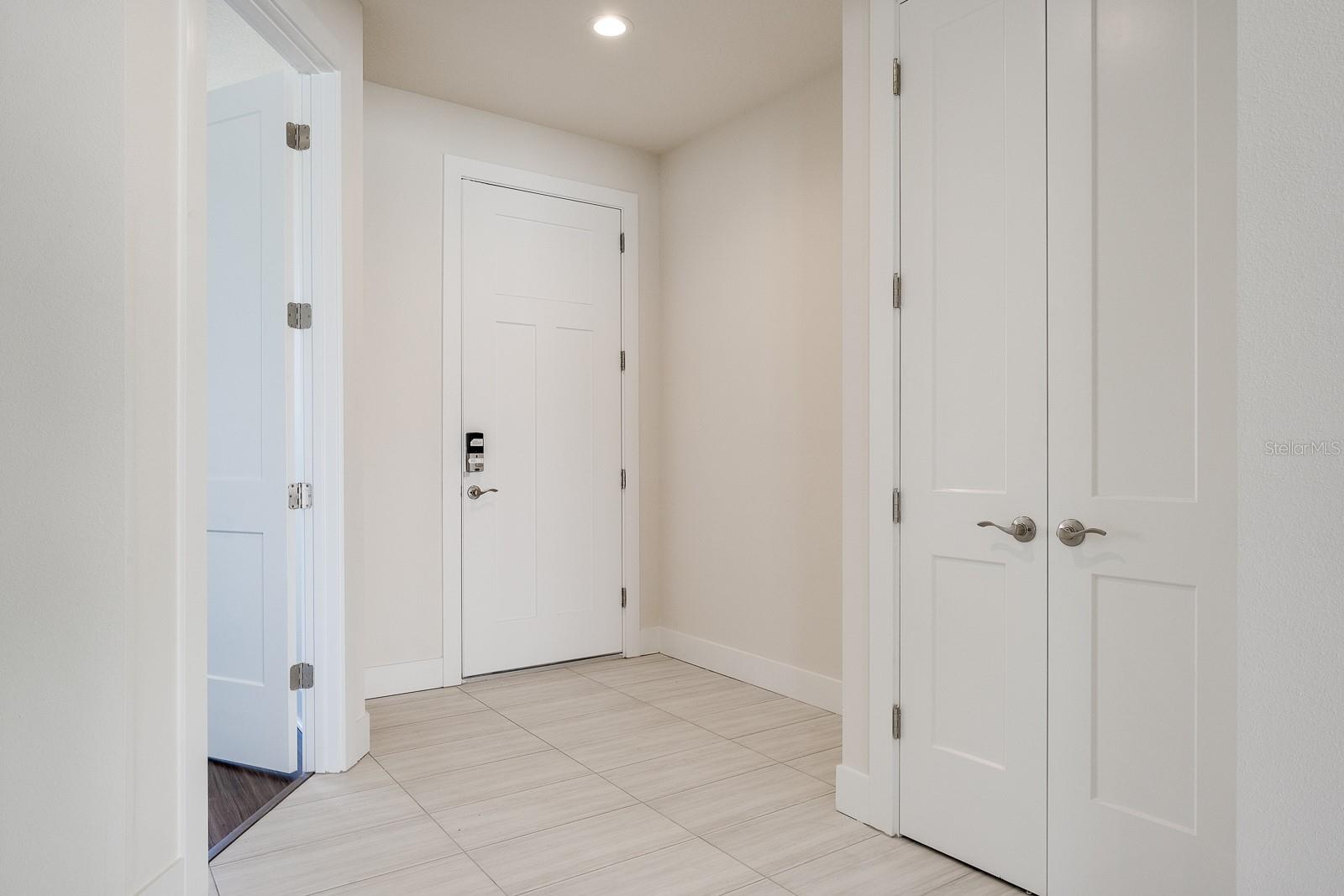 Single Family Residence at 2076 PARAGON CIR W, CLEARWATER, photo 10 of 66