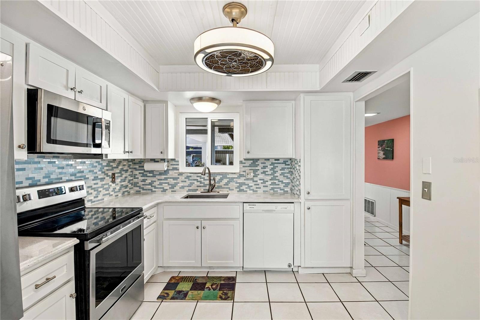 Villa at 1272 BELLEFLOWER ST #128, SARASOTA, photo 9 of 47