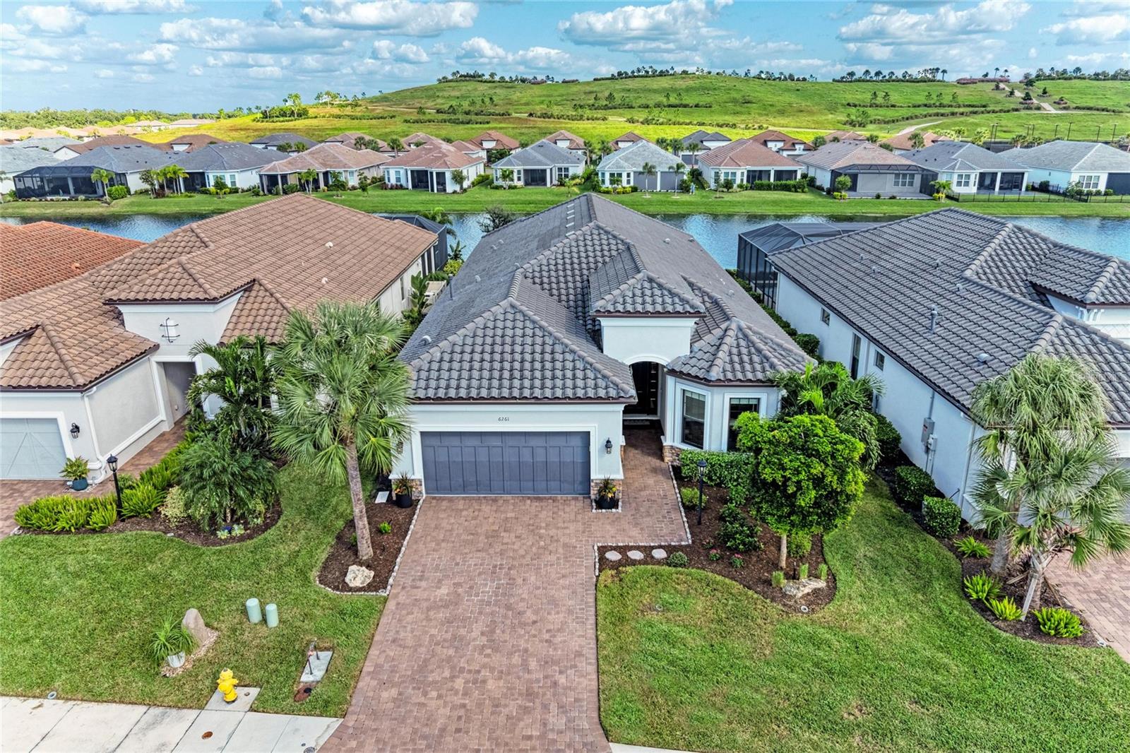 6261 MESA GLN