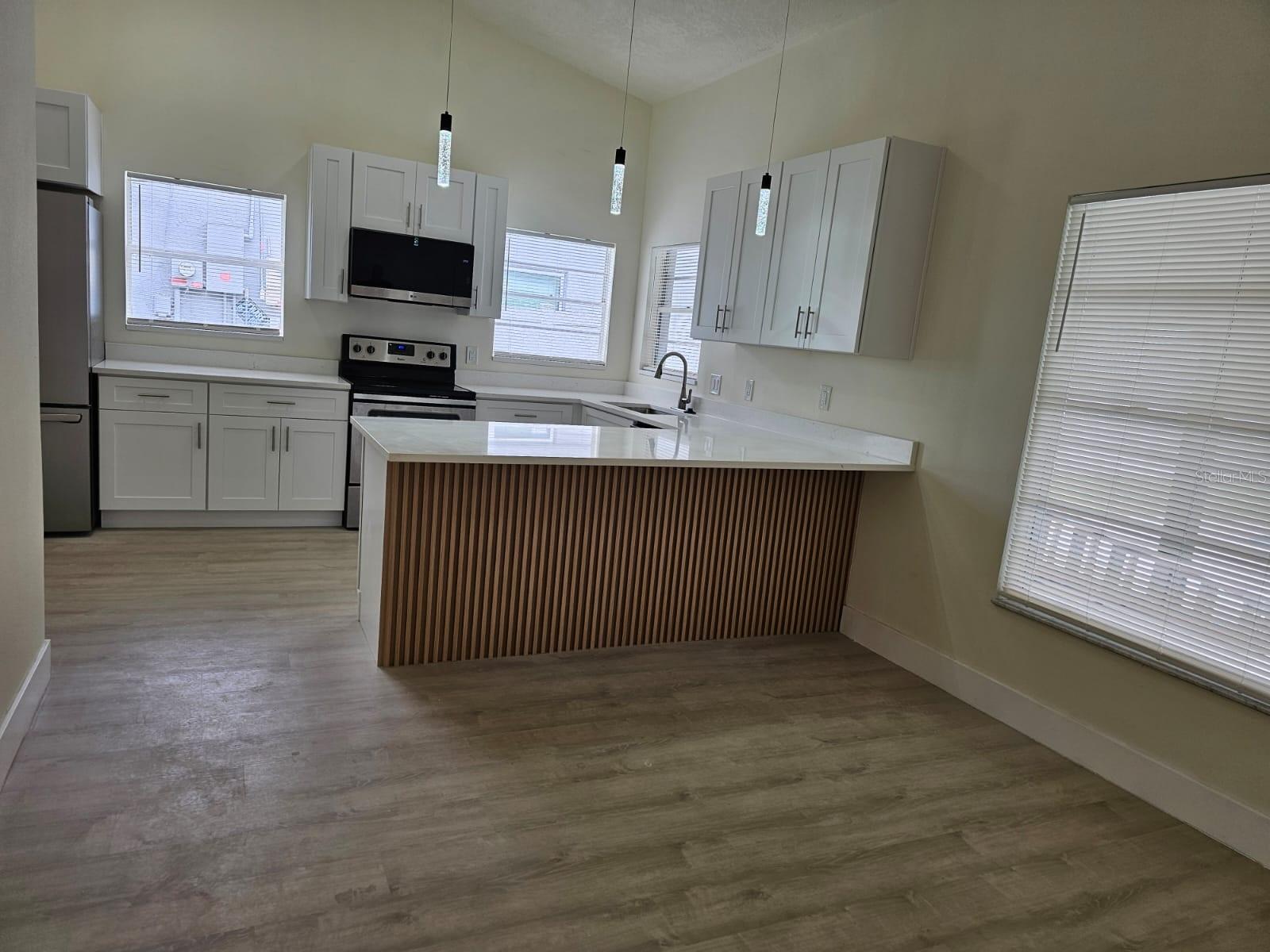 Single Family Residence at 2633 DIXIE LN, KISSIMMEE, photo 6 of 23