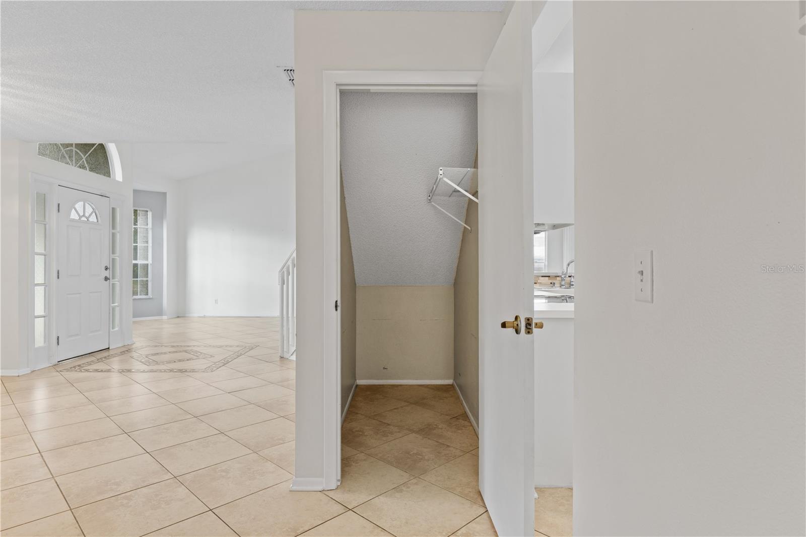 Single Family Residence at 3701 BEAVER RIDGE DR, ORLANDO, photo 14 of 76