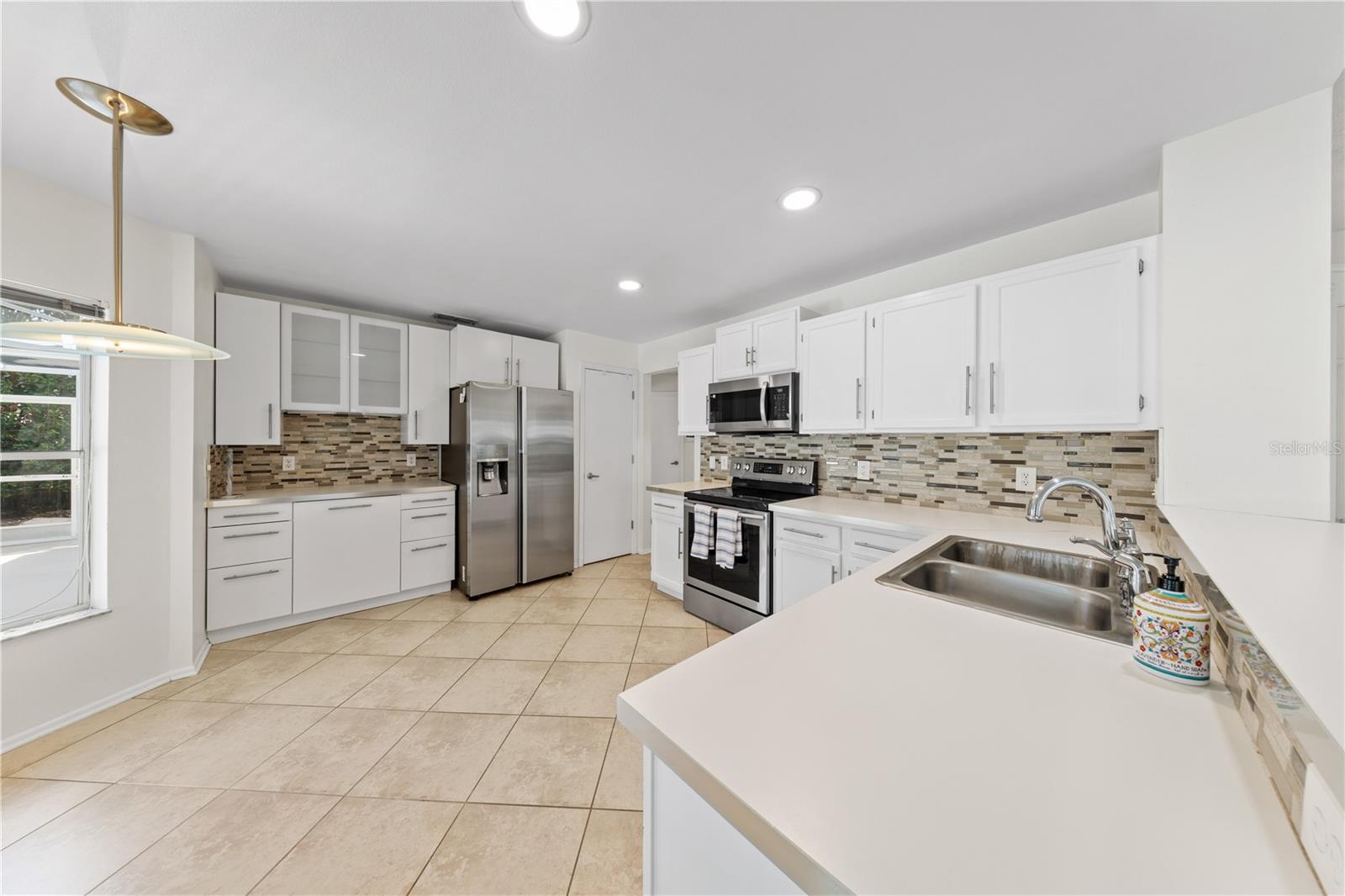 Single Family Residence at 3701 BEAVER RIDGE DR, ORLANDO, photo 19 of 76