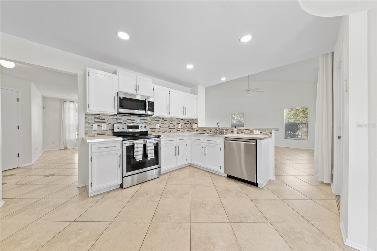 Single Family Residence at 3701 BEAVER RIDGE DR, ORLANDO, photo 26 of 76
