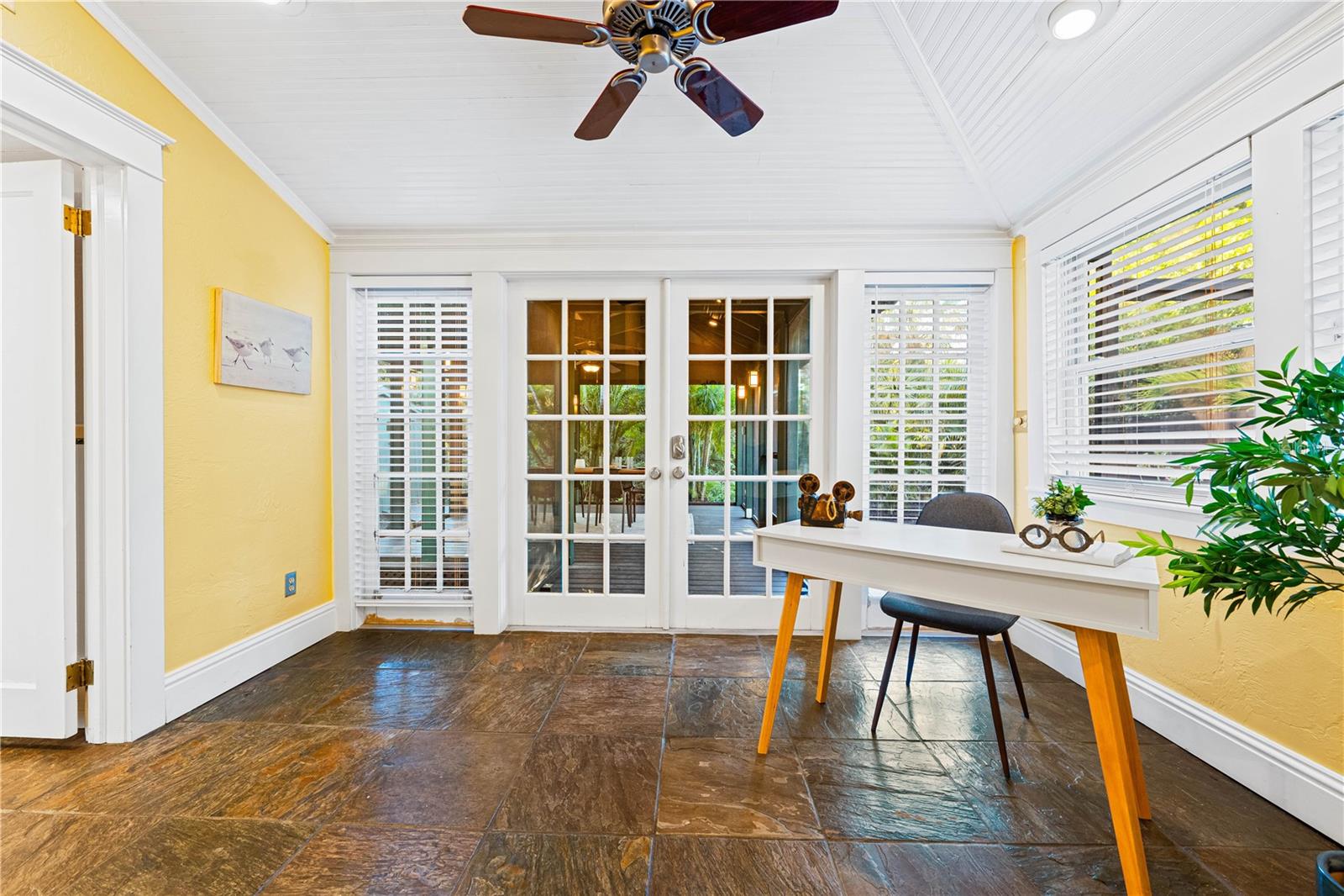 Single Family Residence at 634 OHIO PL, SARASOTA, photo 11 of 66