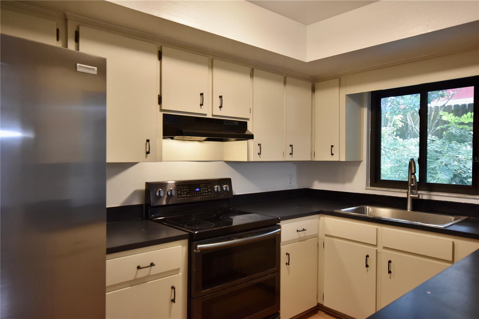 Half Duplex at 361 LAKE HARRIS DR, LAKELAND, photo 12 of 35