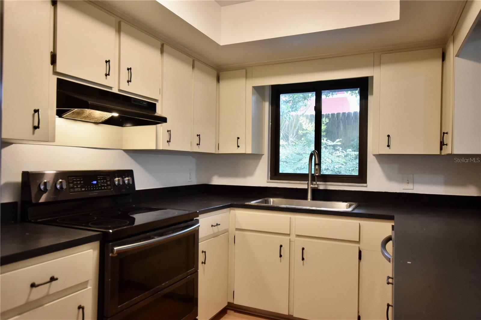 Half Duplex at 361 LAKE HARRIS DR, LAKELAND, photo 13 of 35