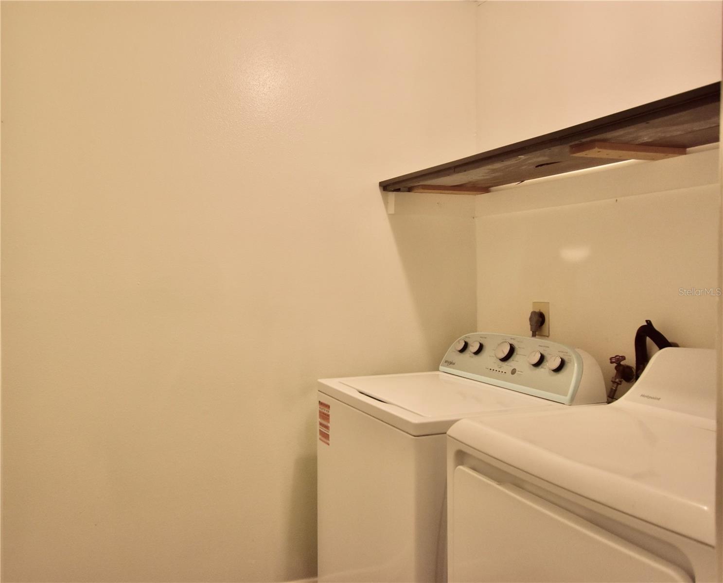 Laundry room - 361 LAKE HARRIS DR, LAKELAND