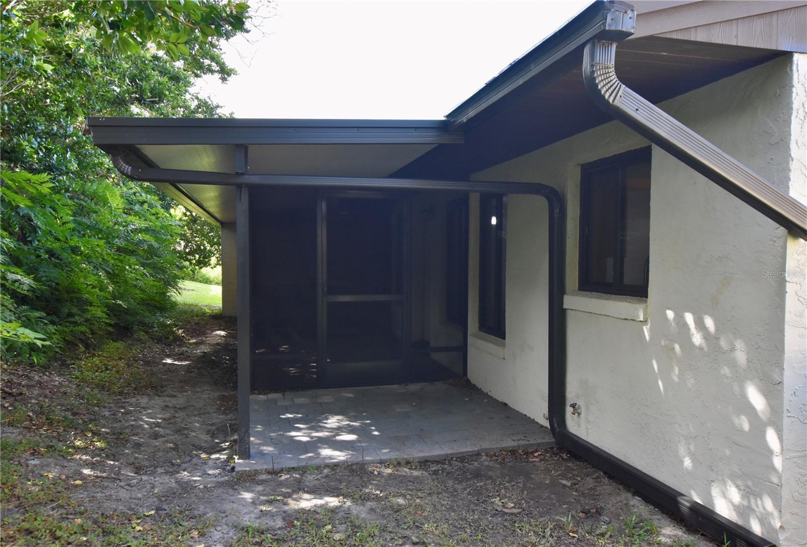 Rear Screened In Patio - 361 LAKE HARRIS DR, LAKELAND