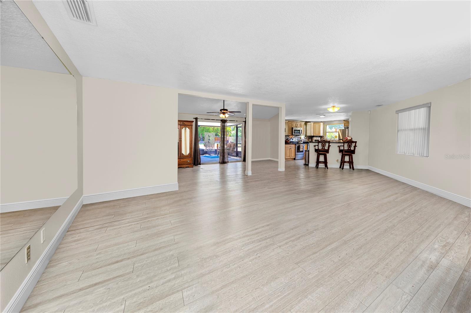 Single Family Residence at 7913 BEASLEY RD, TAMPA, photo 8 of 49