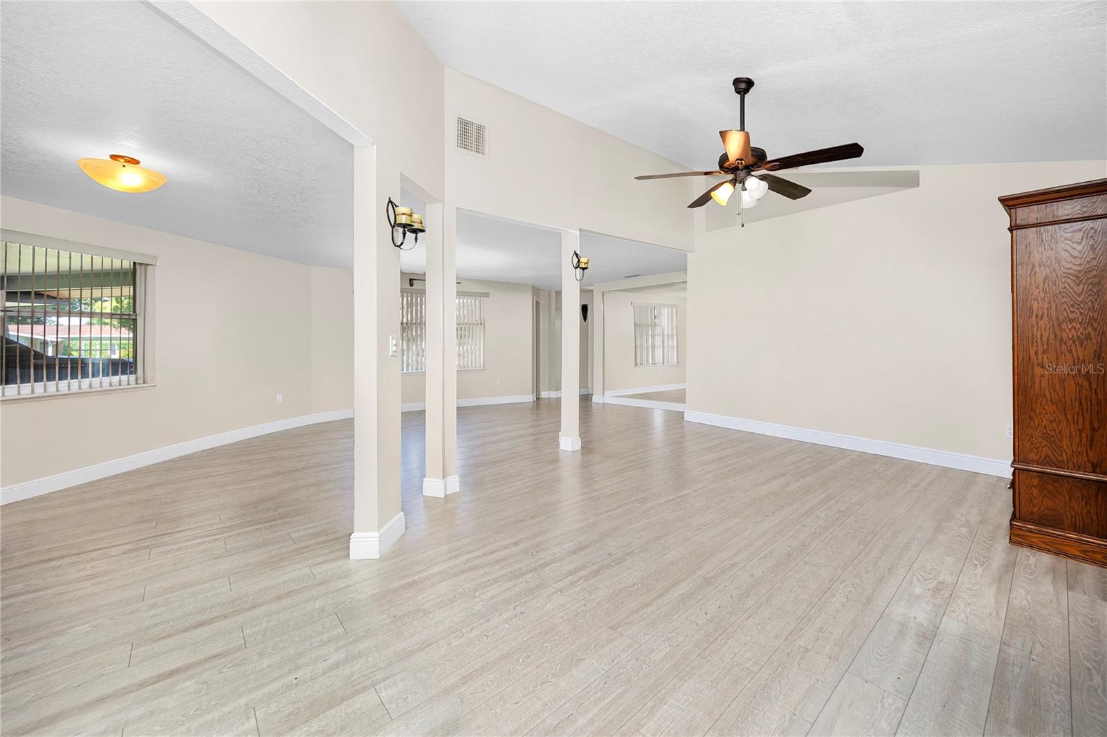 Single Family Residence at 7913 BEASLEY RD, TAMPA, photo 9 of 49