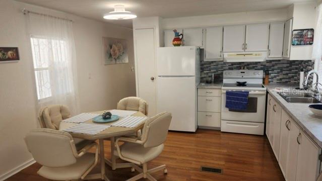 Manufactured Home at 1414 21ST AVENUE DR W, BRADENTON, photo 5 of 18