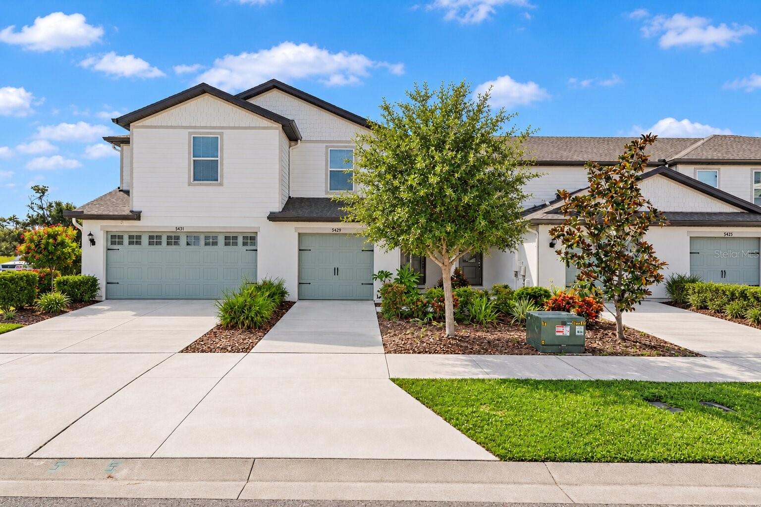 Townhouse at 5429 COMPANION LN, TAMPA, photo 2 of 25