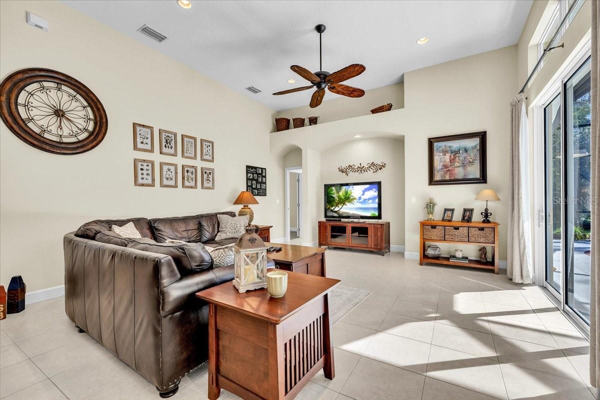 Single Family Residence at 14724 2ND AVENUE CIR NE, BRADENTON, photo 16 of 94