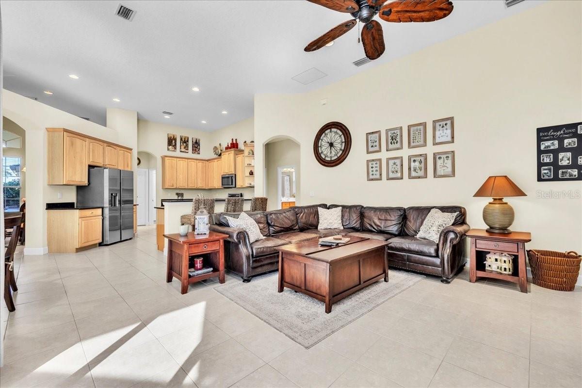 Single Family Residence at 14724 2ND AVENUE CIR NE, BRADENTON, photo 18 of 94