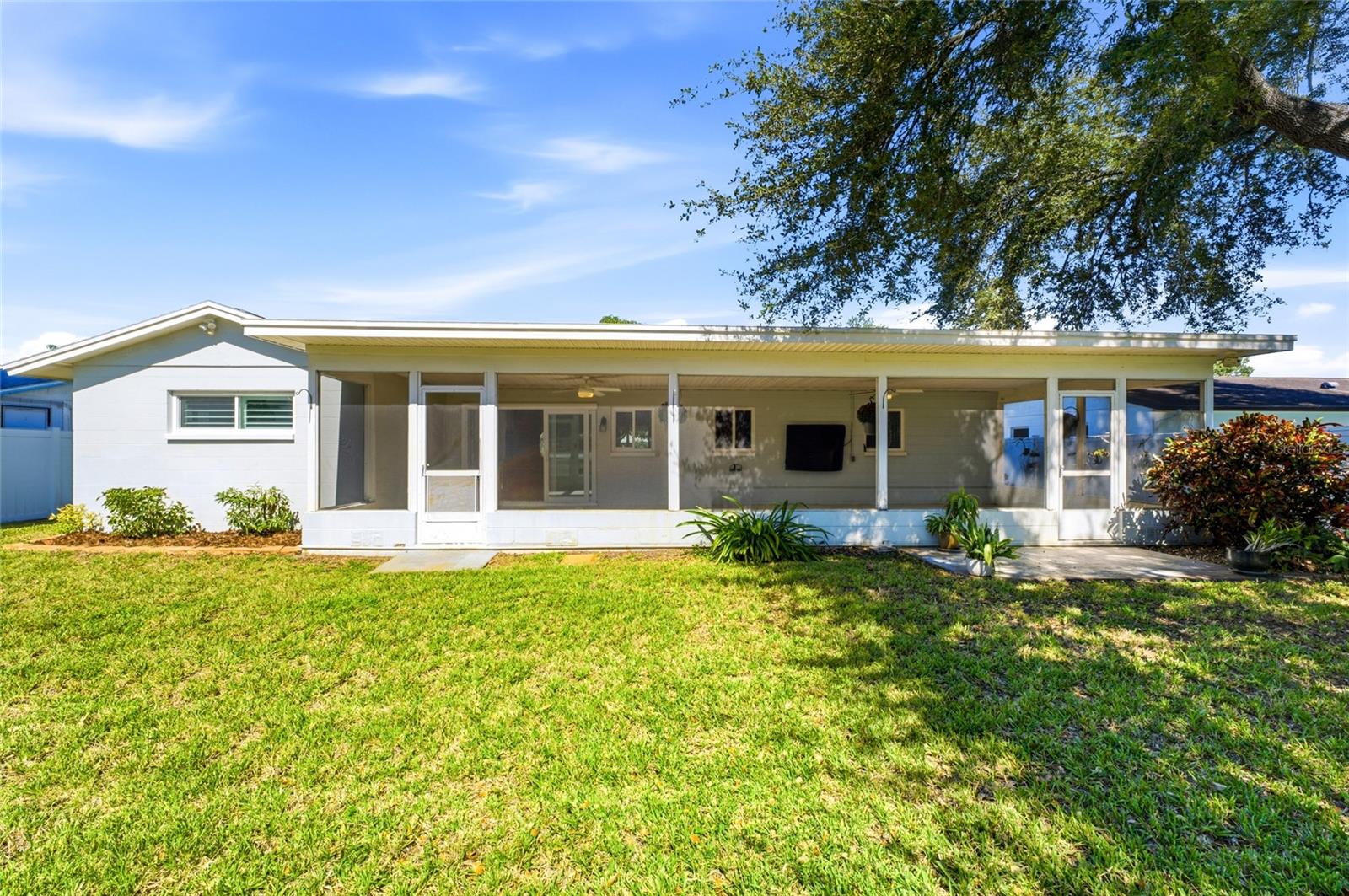 Rear Screened Porch - 1864 74TH AVE N, ST PETERSBURG