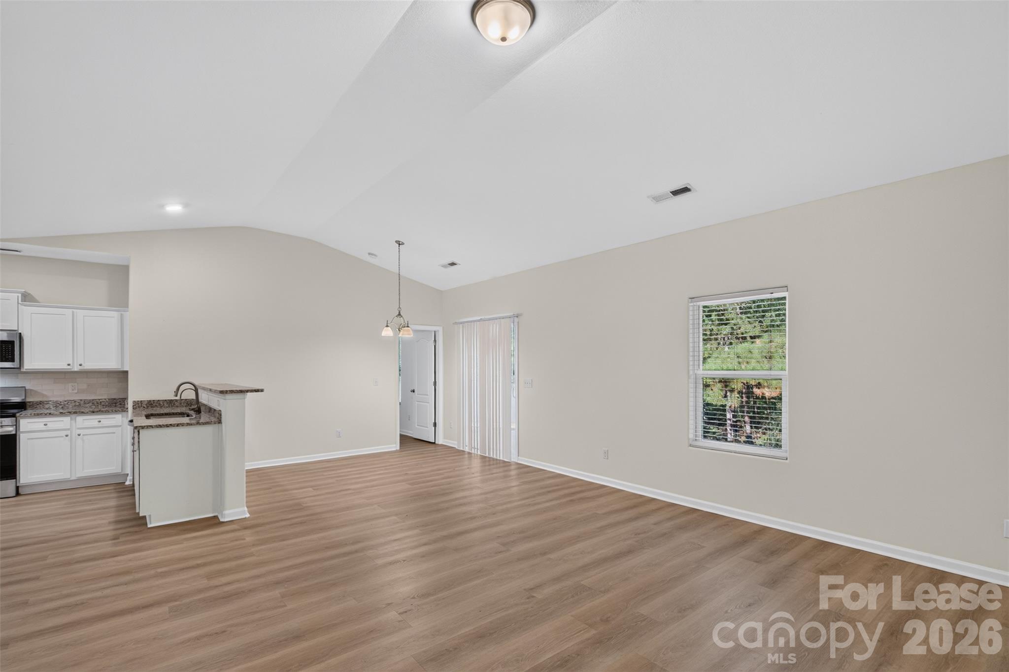 Single Family Residence at 6117 Purbeck Way, Charlotte, photo 8 of 30