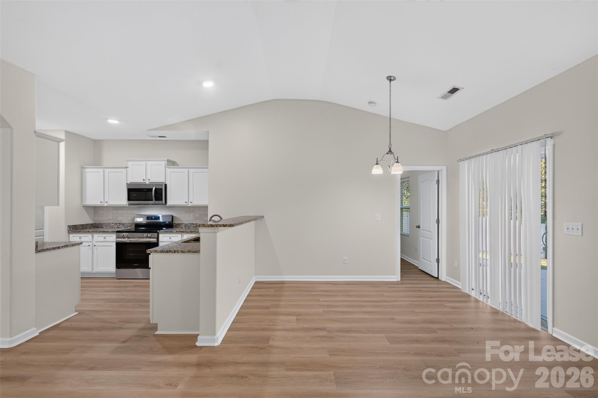 Single Family Residence at 6117 Purbeck Way, Charlotte, photo 10 of 30