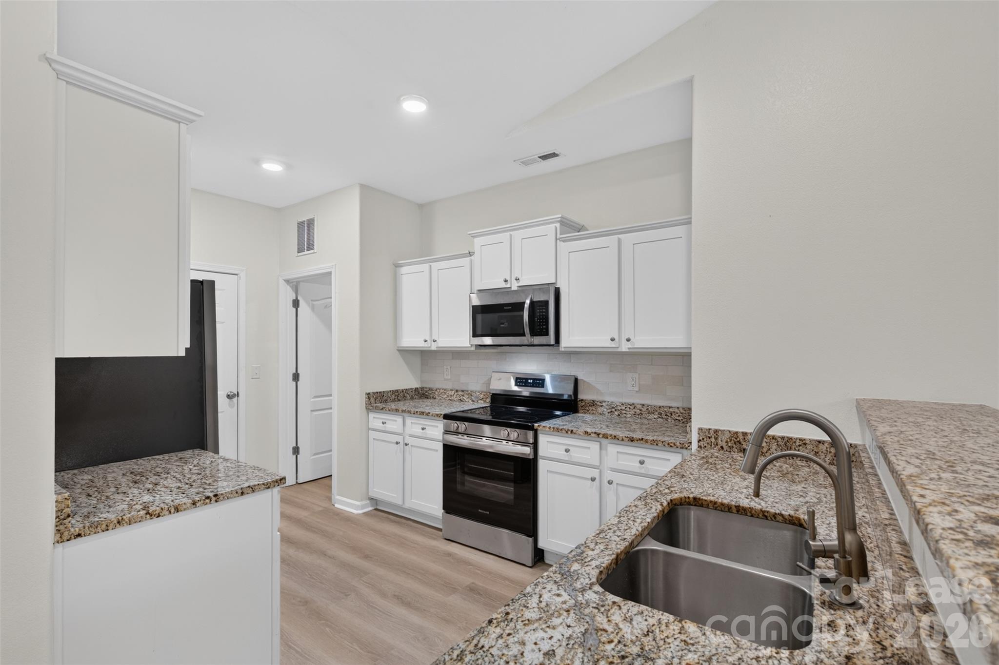 Single Family Residence at 6117 Purbeck Way, Charlotte, photo 12 of 30
