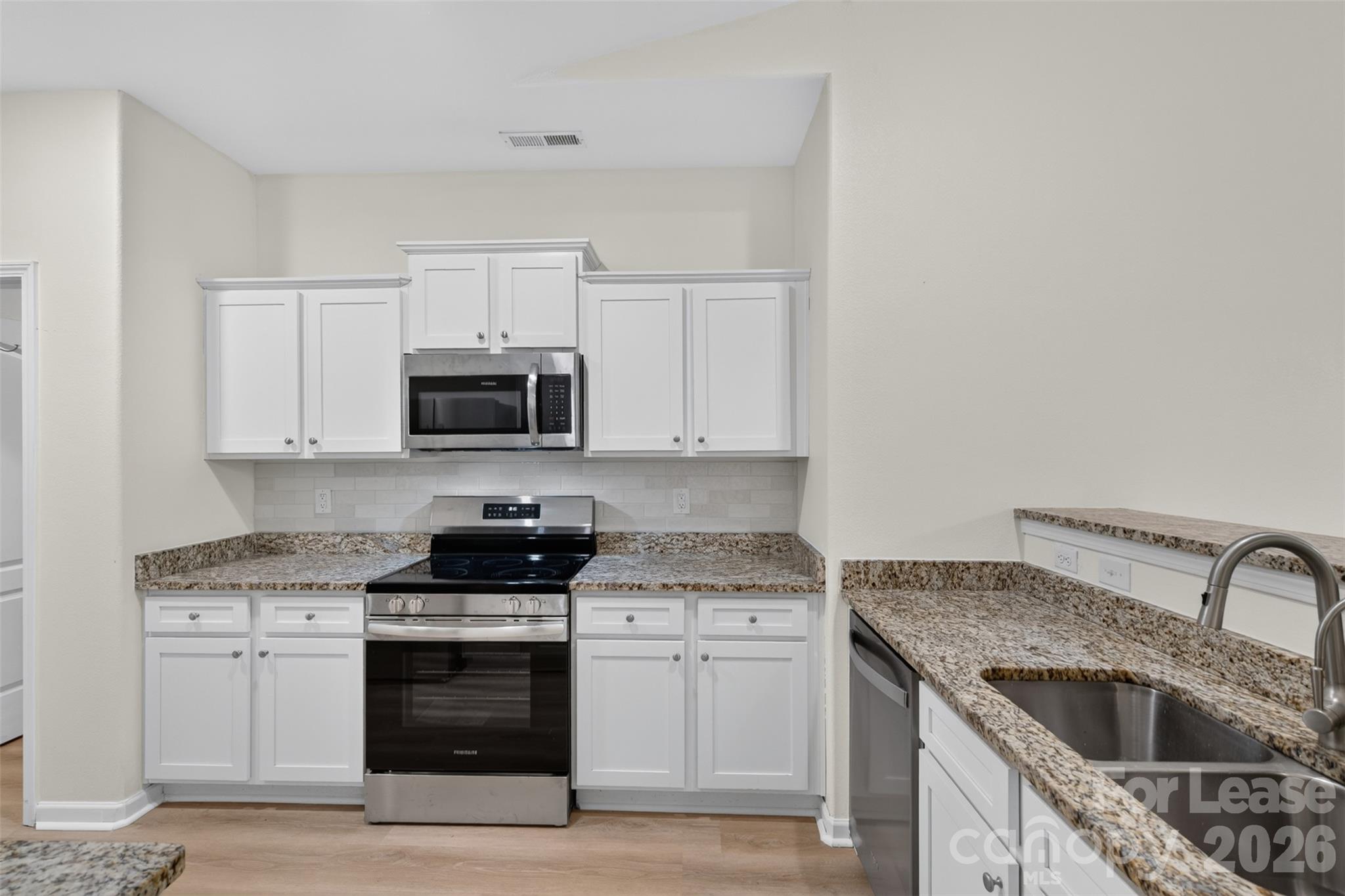 Single Family Residence at 6117 Purbeck Way, Charlotte, photo 13 of 30