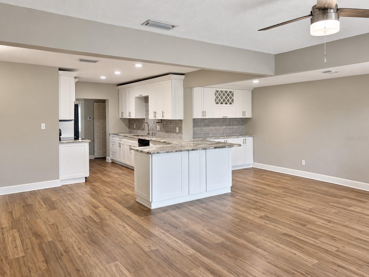 Single Family Residence at 3440 18TH ST N, ST PETERSBURG, photo 2 of 14