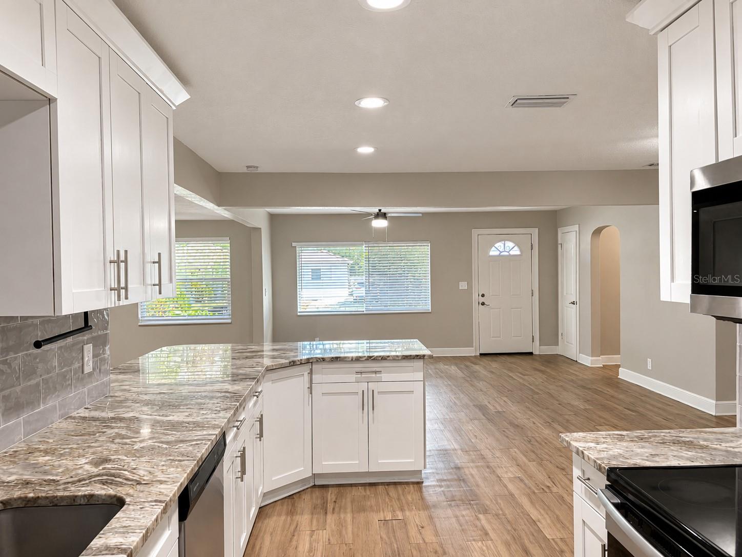 Single Family Residence at 3440 18TH ST N, ST PETERSBURG, photo 5 of 14