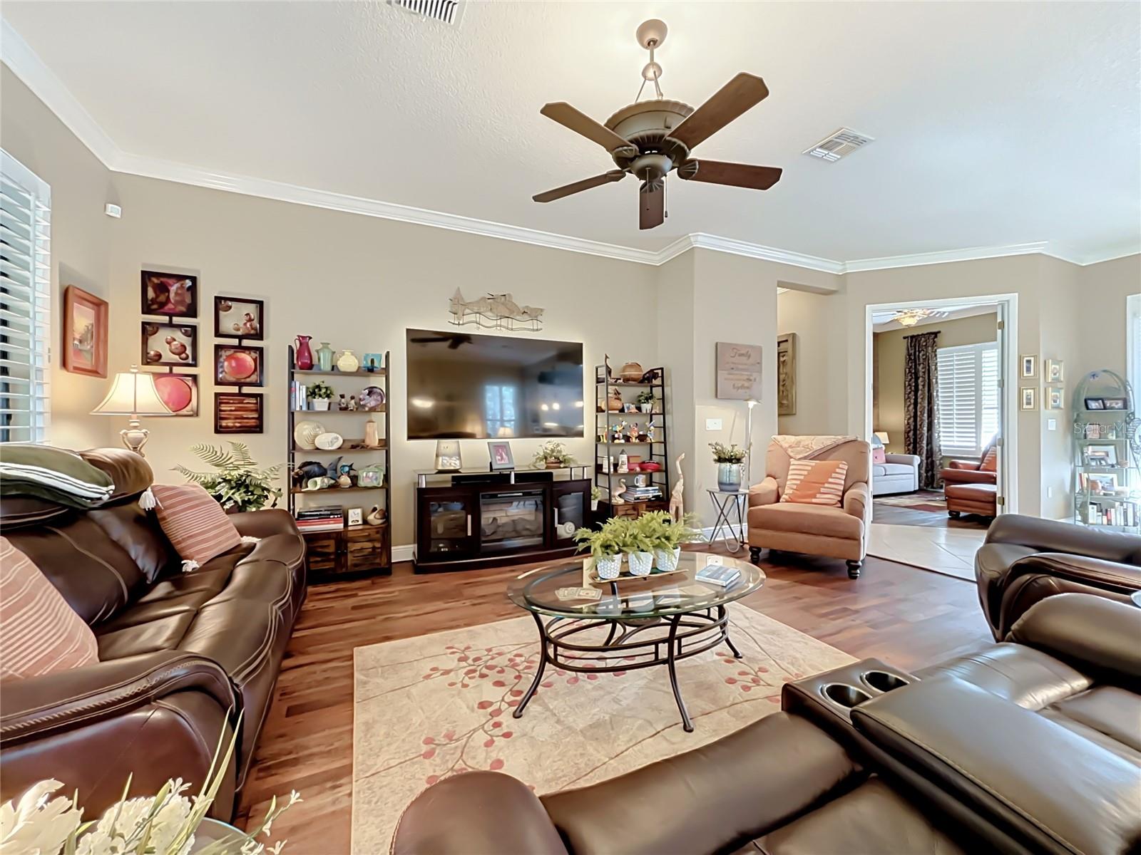 Great Room: Crown Molding - 265 INDIAN WELLS AVE, POINCIANA