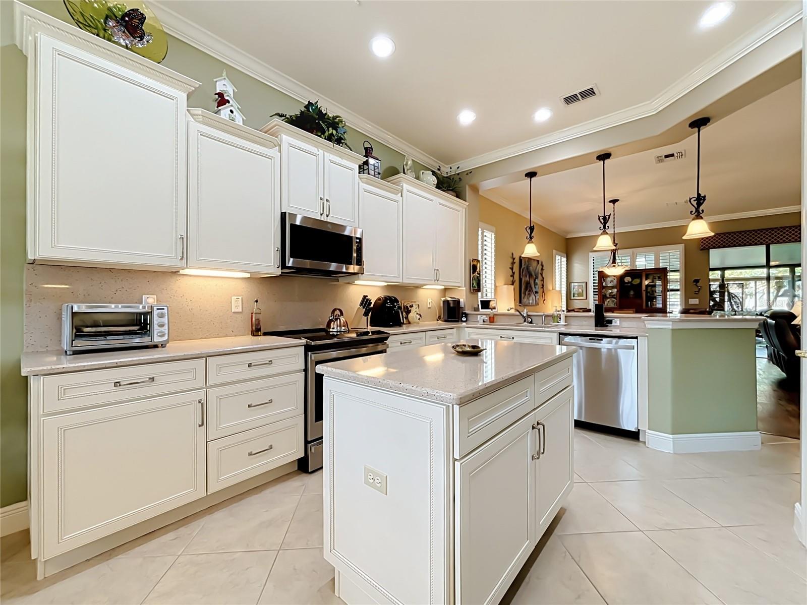 Spacious Kitchen: Quartz Counters - 265 INDIAN WELLS AVE, POINCIANA