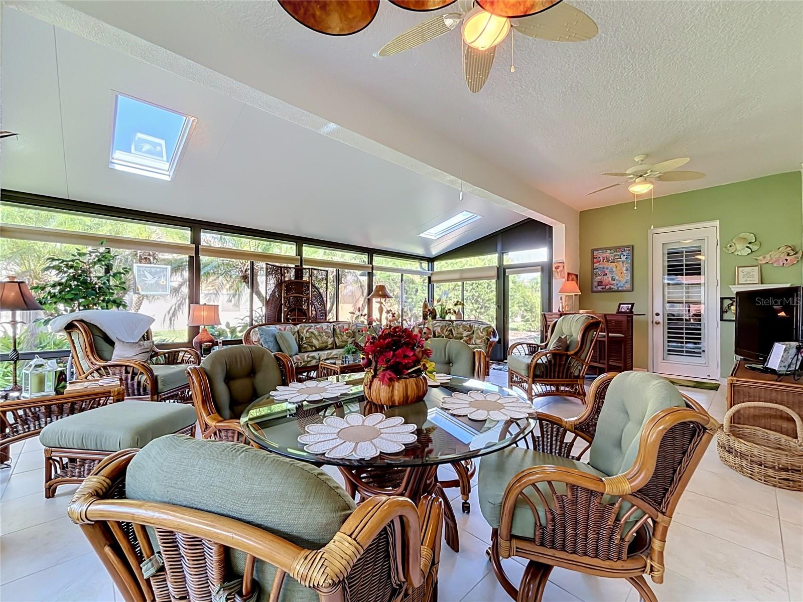 Tile Floor - 265 INDIAN WELLS AVE, POINCIANA