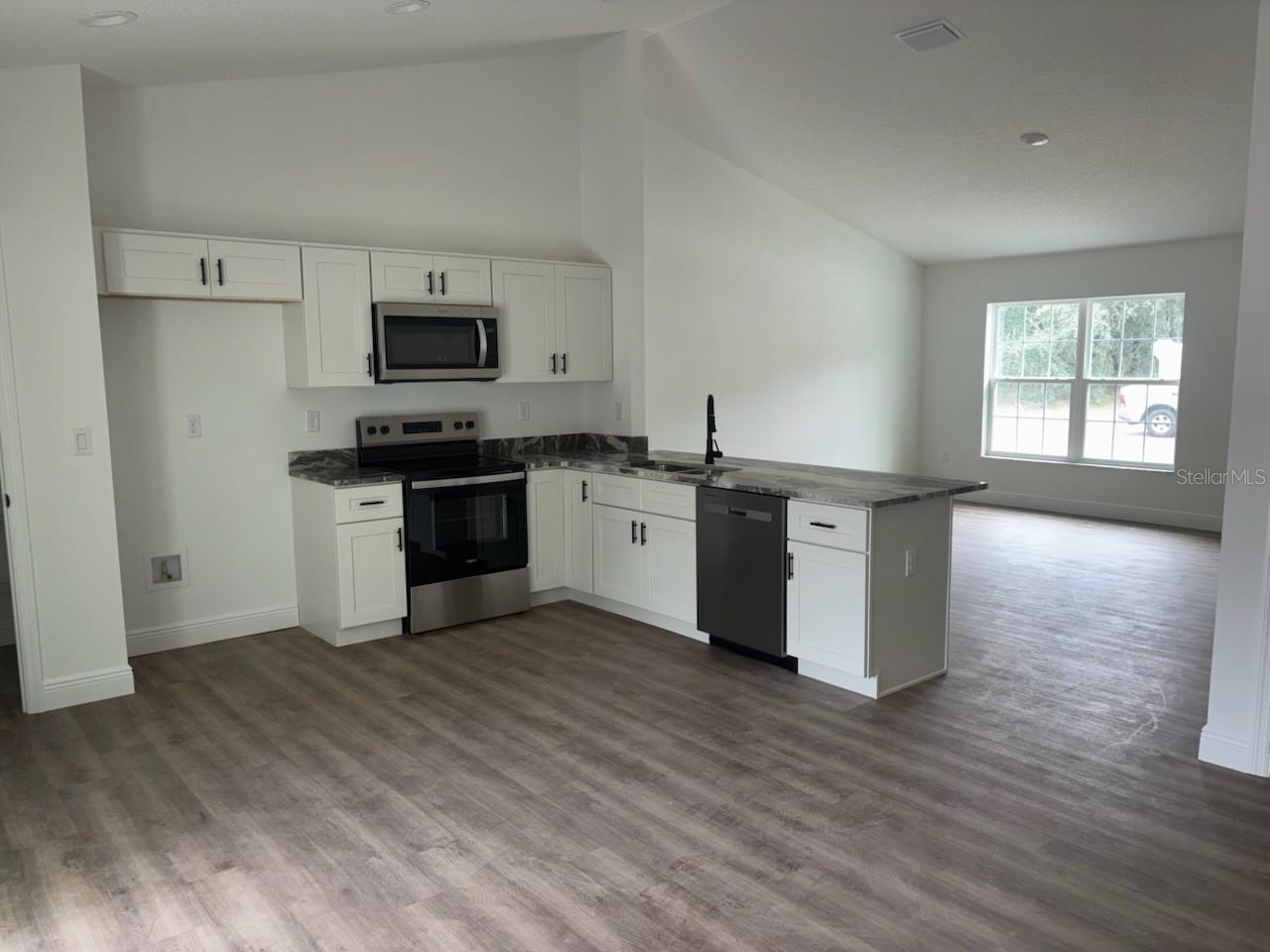 Single Family Residence at 8976 N CREEK WAY, DUNNELLON, photo 13 of 29