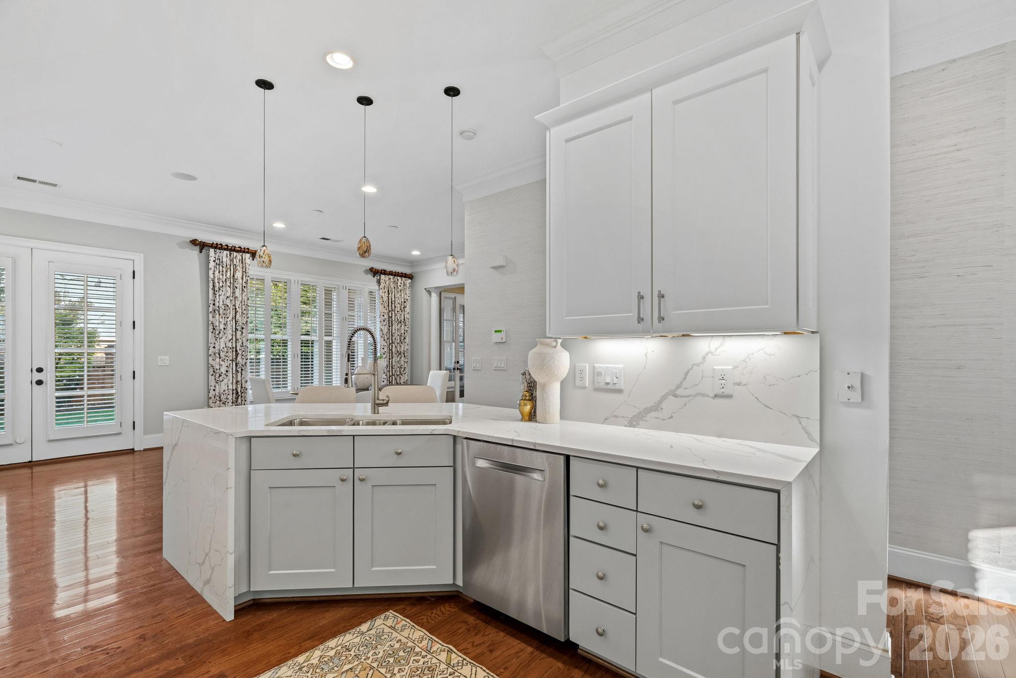 Townhouse at 6830 Louisburg Square Lane, Charlotte, photo 6 of 39