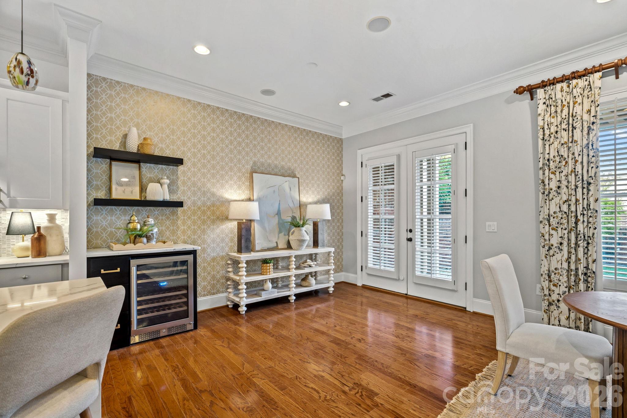 Townhouse at 6830 Louisburg Square Lane, Charlotte, photo 9 of 39