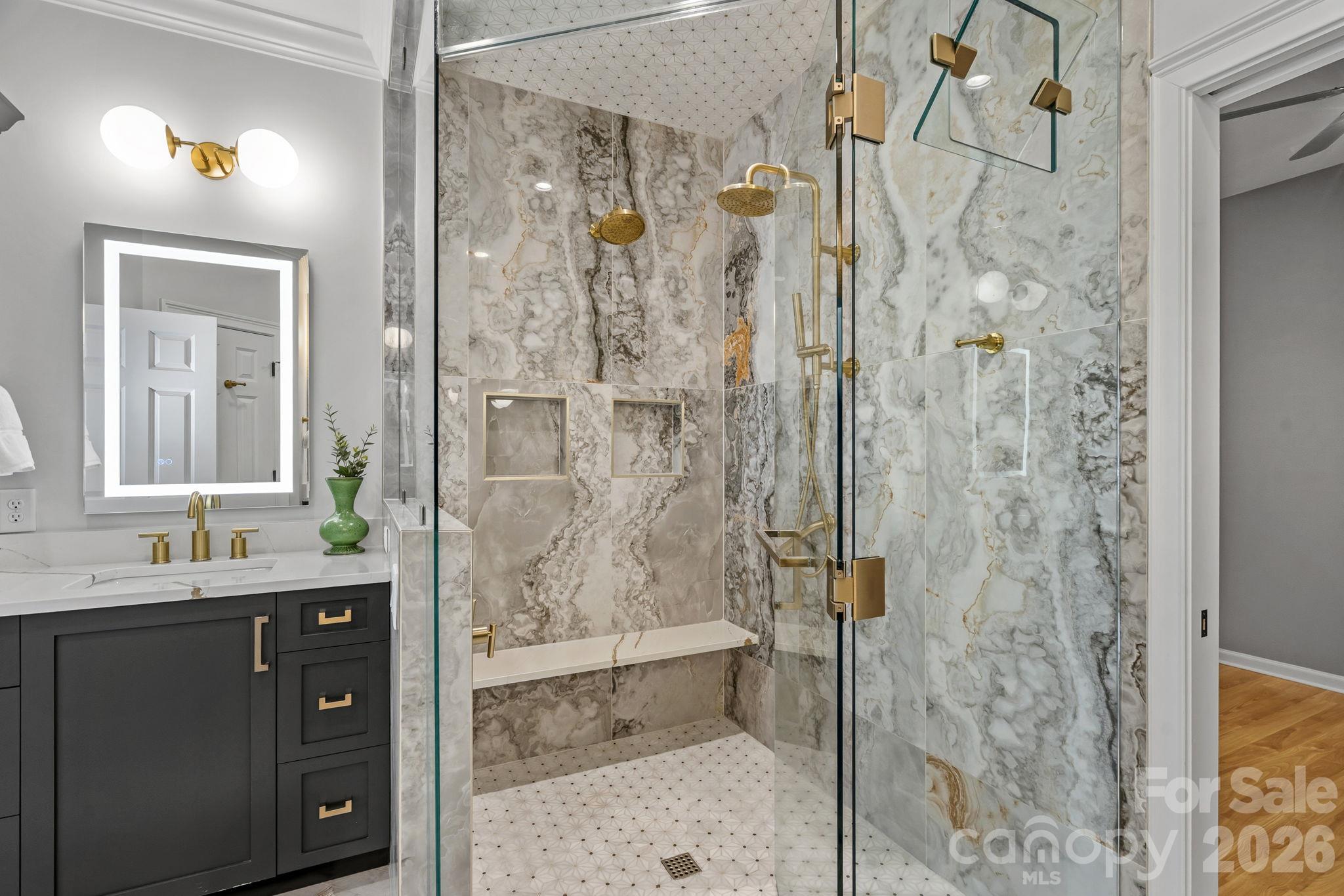 Zero-entry shower - 6830 Louisburg Square Lane, Charlotte
