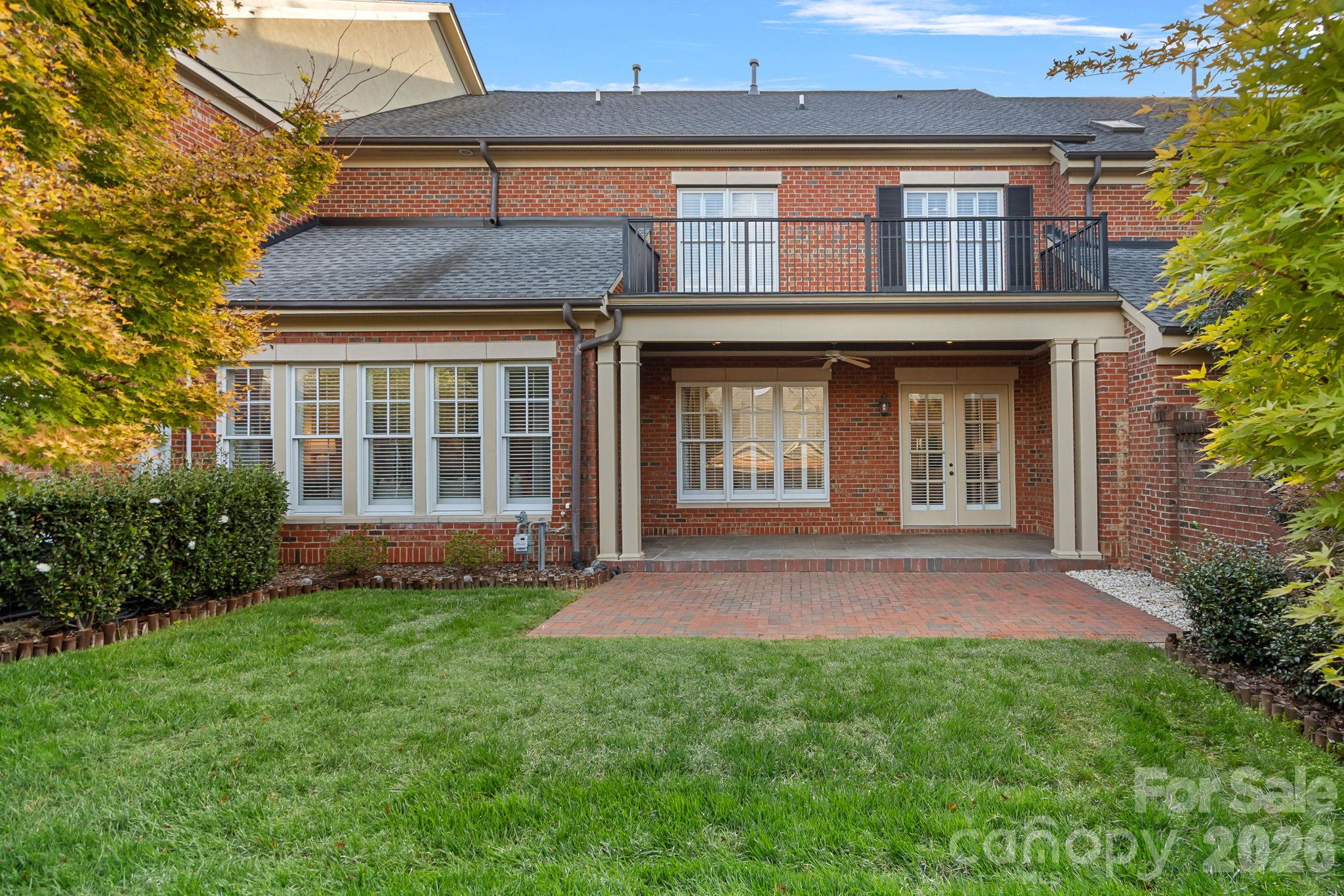 Townhouse at 6830 Louisburg Square Lane, Charlotte, photo 32 of 39